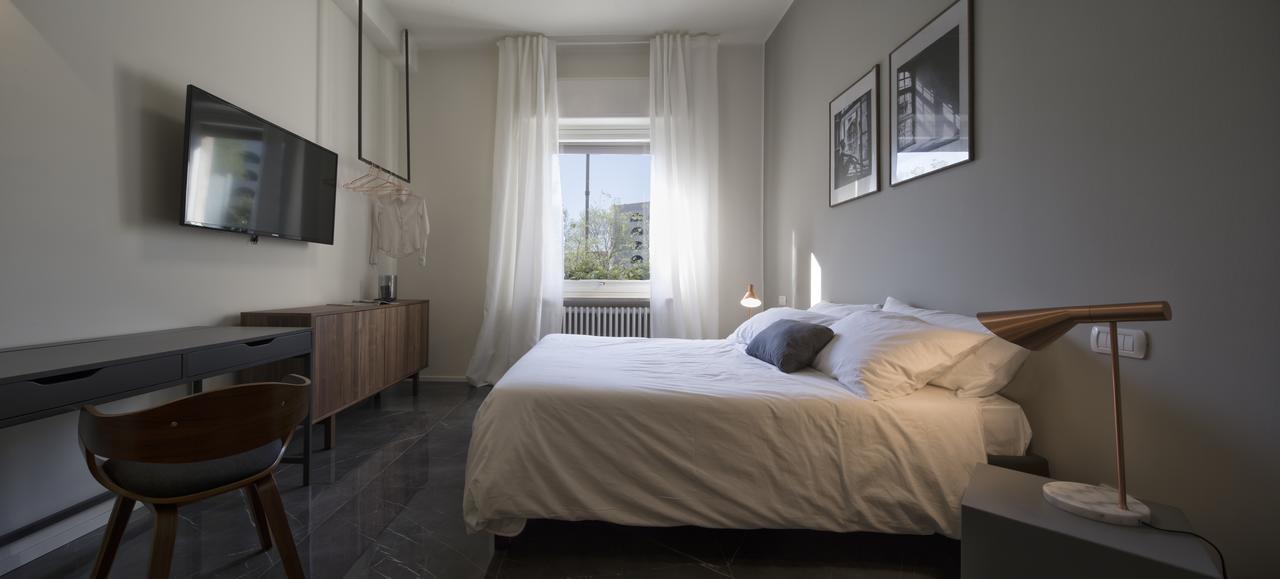 Suite Vogue Stazione Voghera Exterior foto